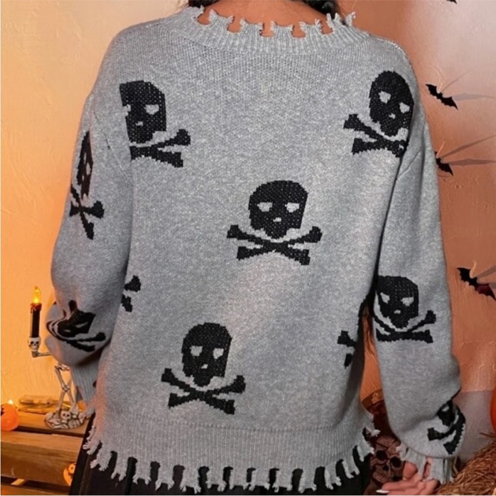 Gray Skull Pattern Sweater - image 3